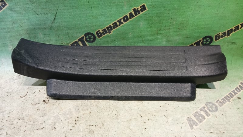 НАКЛАДКА НА ПОРОГ САЛОНА TOYOTA Land Cruiser Prado TRJ150W 2TR-FE 2014 задняя правая (б/у)