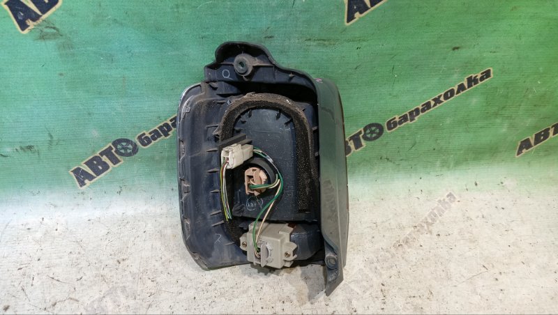 Стоп TOYOTA HIACE REGIUS KCH46G 1KZ-TE 1997 задний правый (б/у) Стоп TOYOTA HIACE REGIUS KCH46G 1KZ-TE 1997 задний правый (б/у)