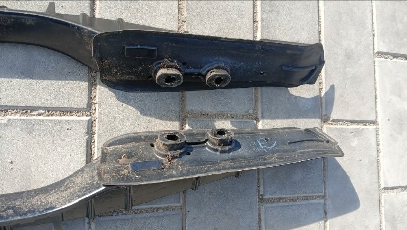 Рейлинги TOYOTA Land Cruiser Prado TRJ150W 2TR-FE 2014 (б/у) Рейлинги TOYOTA Land Cruiser Prado TRJ150W 2TR-FE 2014 (б/у)