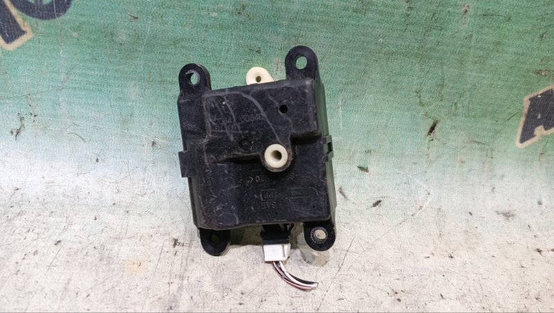 Сервопривод заслонок печки NISSAN LIBERTY RM12 QR20(DE) 2002 (б/у)