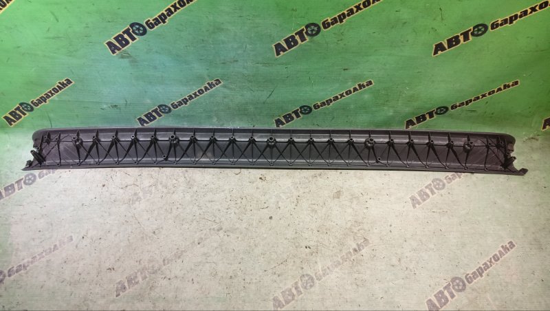 Накладка замка багажника TOYOTA HIACE REGIUS KCH46G 1KZ-TE 1997 (б/у) Накладка замка багажника TOYOTA HIACE REGIUS KCH46G 1KZ-TE 1997 (б/у)