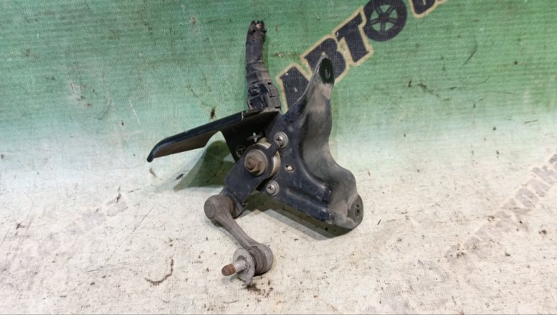 Датчик корректора фар TOYOTA IPSUM ACM21W 2AZ-FE 2004 (б/у) Датчик корректора фар TOYOTA IPSUM ACM21W 2AZ-FE 2004 (б/у)