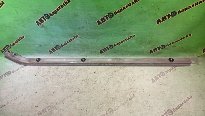 Полозья для сдвижной двери TOYOTA HIACE REGIUS KCH46G 1KZ-TE 1997 задняя левая (б/у) Полозья для сдвижной двери TOYOTA HIACE REGIUS KCH46G 1KZ-TE 1997 задняя левая (б/у)