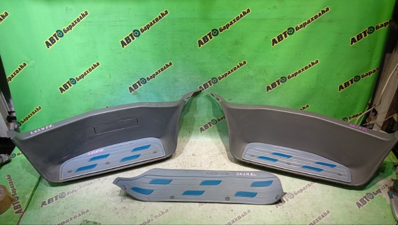 НАКЛАДКА НА ПОРОГ САЛОНА TOYOTA HIACE REGIUS KCH46G 1KZ-TE 1997 (б/у)