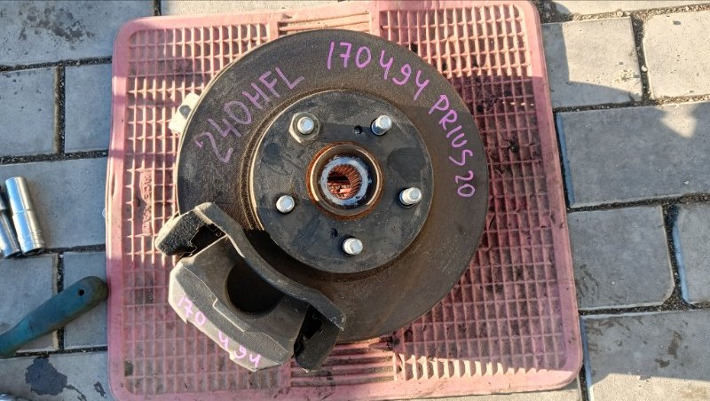 Ступица TOYOTA PRIUS NHW20 1NZ-FXE 2004 передняя левая (б/у)