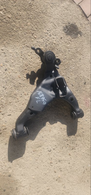 Рычаг TOYOTA Land Cruiser Prado TRJ150 2TR-FE передний левый (б/у) Рычаг TOYOTA Land Cruiser Prado TRJ150 2TR-FE передний левый (б/у)