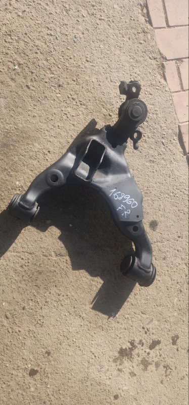 Рычаг TOYOTA Land Cruiser Prado TRJ150 2TR-FE передний правый (б/у) Рычаг TOYOTA Land Cruiser Prado TRJ150 2TR-FE передний правый (б/у)