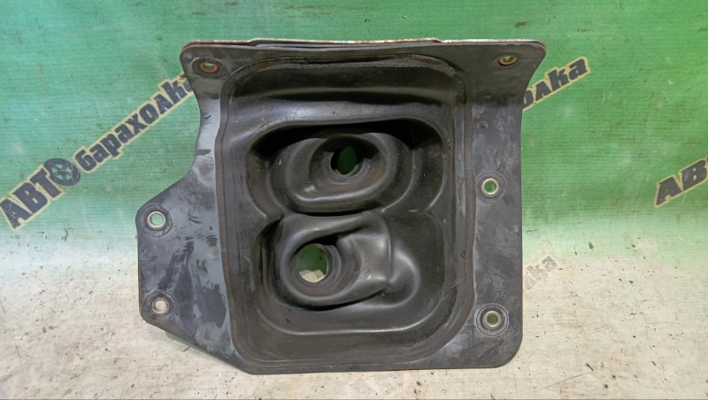 Кожух ручки мкпп ISUZU BIGHORN UBS26DW 6VE1 2000 (б/у) Кожух ручки мкпп ISUZU BIGHORN UBS26DW 6VE1 2000 (б/у)