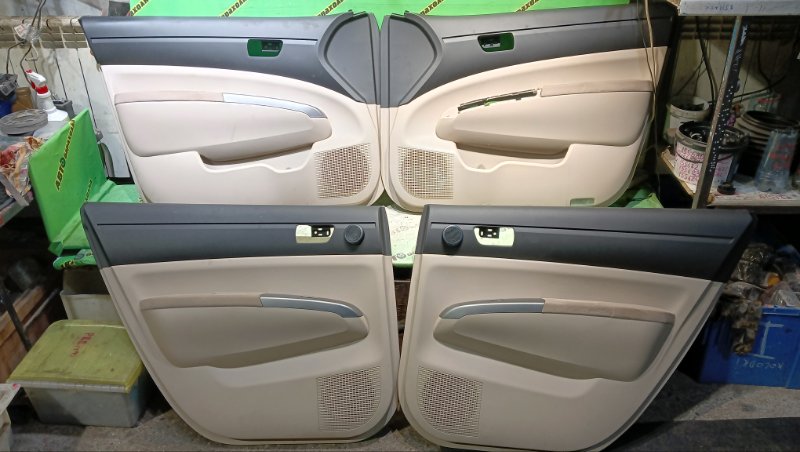 Обшивка дверей TOYOTA PRIUS NHW20 1NZ-FXE 2004 (б/у)