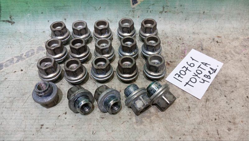Гайка на колесо TOYOTA (б/у)