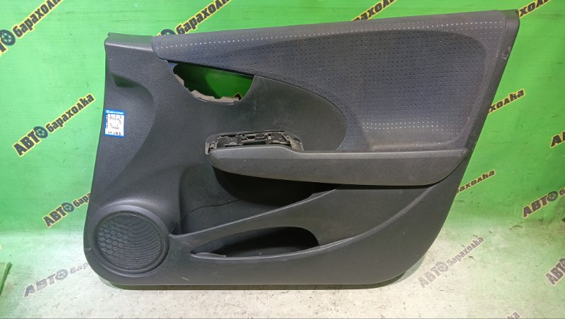 Обшивка дверей передняя правая (б/у)