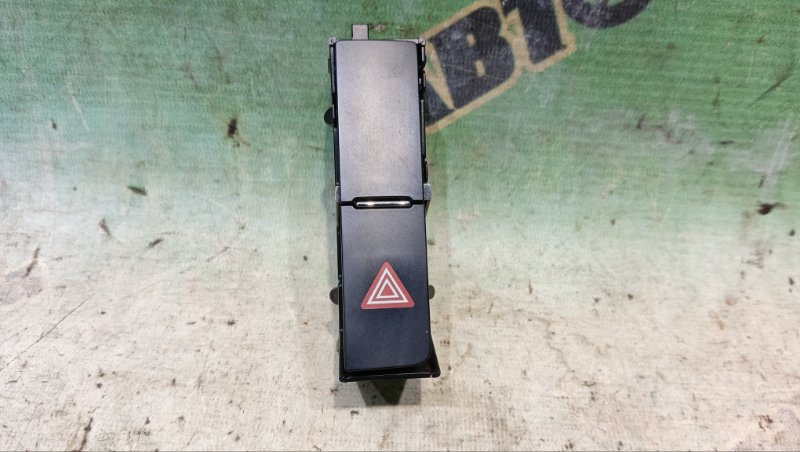 Кнопка аварийной сигнализации TOYOTA Land Cruiser Prado TRJ150W 2TR-FE 2014 (б/у)