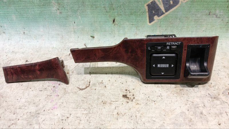 КНОПКА РЕГУЛИРОВКИ ЗЕРКАЛ TOYOTA HIACE REGIUS KCH46G 1KZ-TE 1997 (б/у)