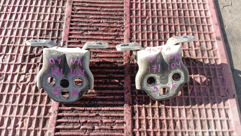 Петля дверная TOYOTA DYNA KDY231 1KD-FTV 2015 передняя правая (б/у)