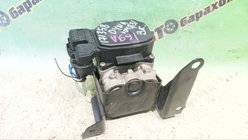 Блок ABS TOYOTA DYNA KDY231 1KD-FTV 2015 (б/у)