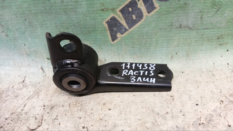 Подушка акпп TOYOTA RACTIS NSP120 1NR-FE 2011 (б/у)