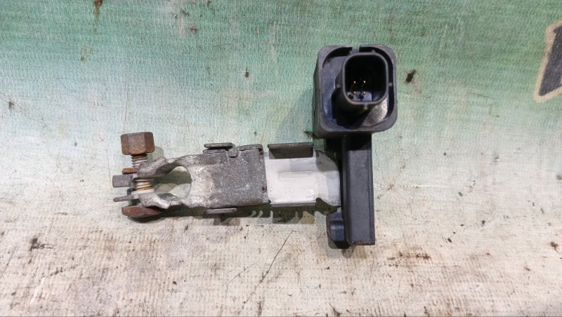 Клемма TOYOTA RACTIS NSP120 1NR-FE 2011 (б/у)