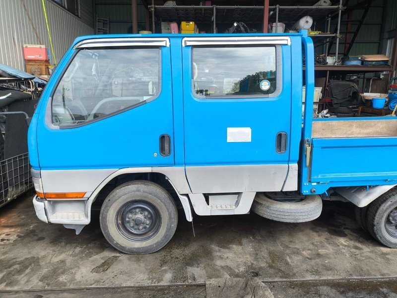 Дверь MITSUBISHI CANTER FB511B 4M40 1996 передняя левая (б/у)