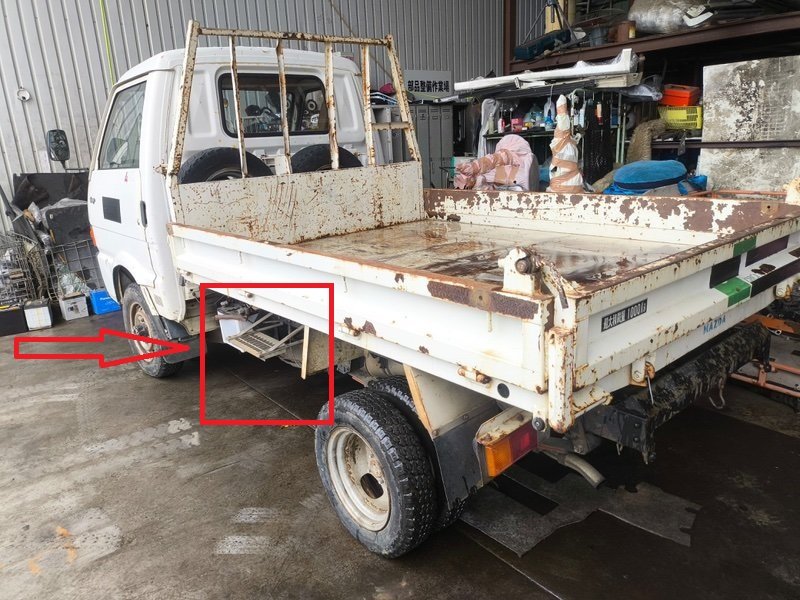 Подножка MAZDA BONGO SE88M F8 1986 (б/у)