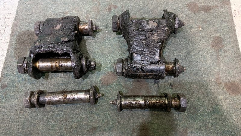 КРЕПЛЕНИЕ РЕССОРЫ ISUZU ELF NKR58E 4BE1 1991 (б/у)