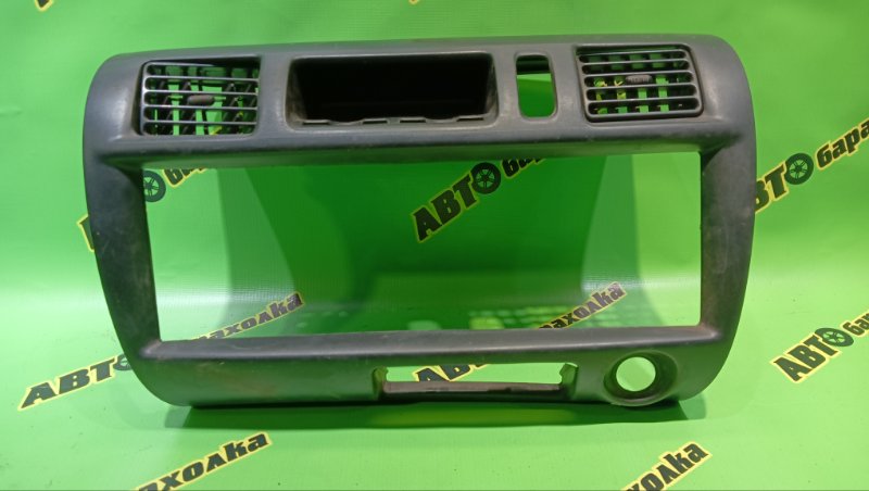 Консоль магнитофона NISSAN VANETTE SK82VN F8 2007 (б/у)