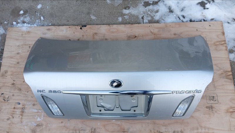 Крышка багажника TOYOTA PROGRES JCG10 1JZ-FSE 2004 (б/у)