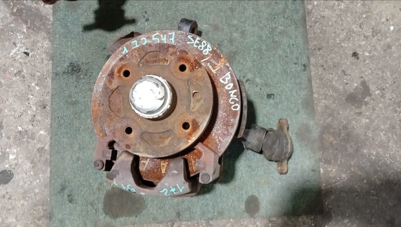 Ступица MAZDA BONGO SE88T F8 1995 передняя левая (б/у)