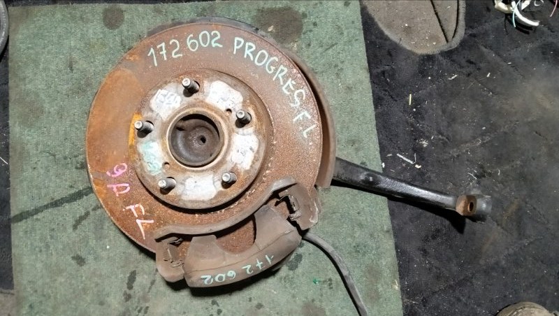 Ступица TOYOTA PROGRES JCG10 1JZ-GE 2000 передняя левая (б/у)