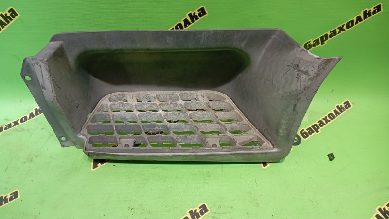 Подножка MITSUBISHI CANTER FG50EB 4M51 2000 левая (б/у)