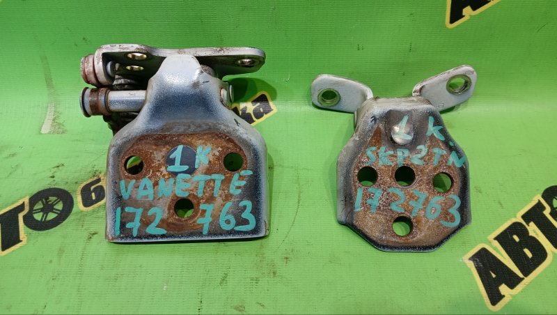 Петля дверная NISSAN VANETTE SKP2TN L8 2015 передняя правая (б/у)