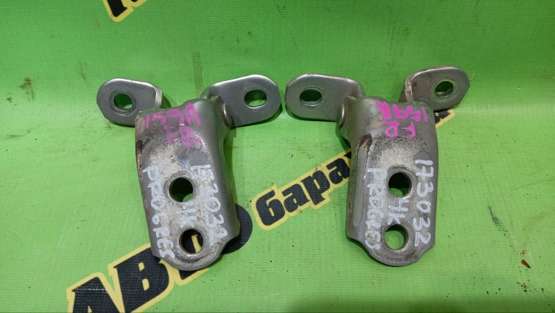 Петля дверная TOYOTA PROGRES JCG10 1JZ-GE 2000 передняя правая (б/у)