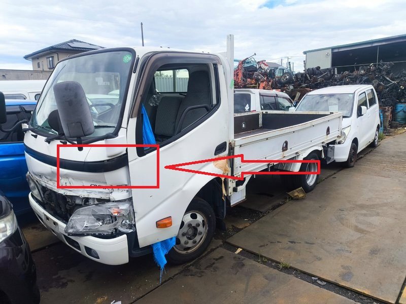 Молдинг TOYOTA DYNA KDY231 1KD-FTV 2015 левый (б/у)