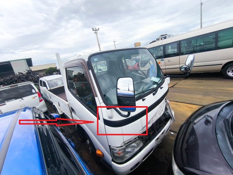 Молдинг TOYOTA DYNA KDY231 1KD-FTV 2015 правый (б/у)