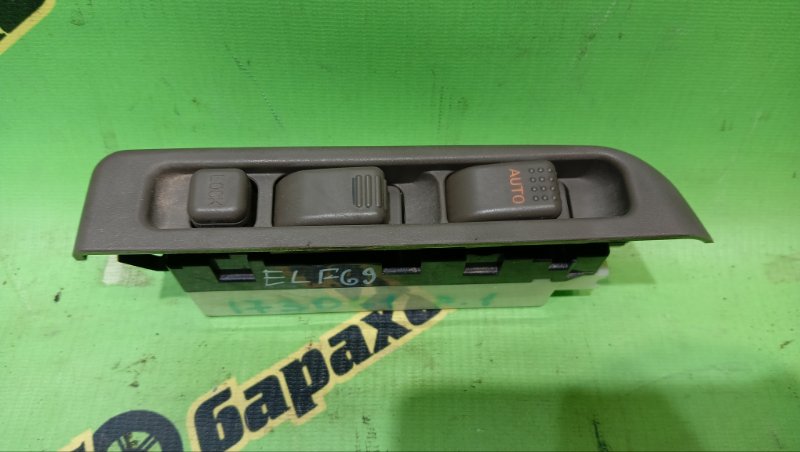 Пульт стеклоподъемника ISUZU ELF NHR69C 4JG2 передний правый (б/у)