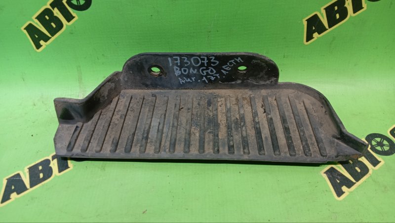 Подножка MAZDA BONGO SK82VM F8 2004 левая (б/у)