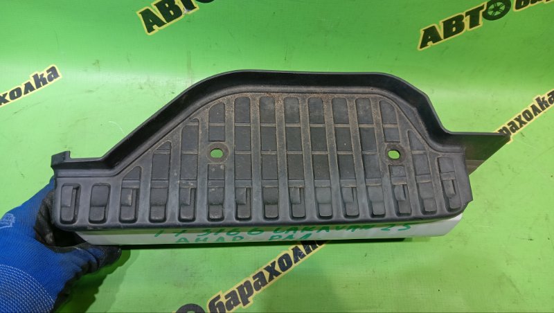 Подножка NISSAN CARAVAN DWGE25 ZD30(DDTI) 2007 правая (б/у)