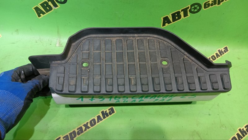 Подножка NISSAN CARAVAN DWGE25 ZD30(DDTI) 2007 левая (б/у)