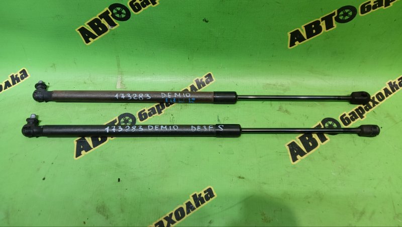 Амортизатор задней двери MAZDA DEMIO DE3FS ZJ 2008 (б/у)