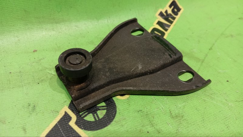 Ролик раздвижной двери MAZDA BONGO FRIENDEE SGLW WL-T 1999 задний левый (б/у)