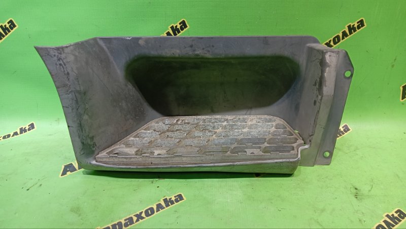 Подножка MITSUBISHI CANTER FG50EB 4M51 2000 передняя правая (б/у)