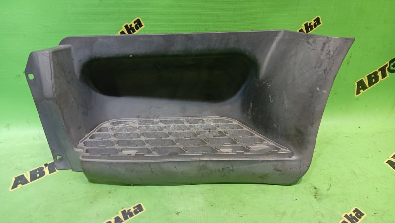 Подножка MITSUBISHI CANTER FB511B 4M40 1996 передняя левая (б/у)