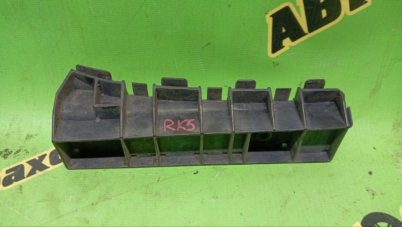 Крепление бампера HONDA STEPWGN RK5 R20A 2011 переднее левое (б/у)