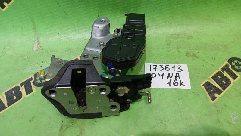 Замок двери TOYOTA DYNA KDY231 1KD-FTV 2015 передний левый (б/у)