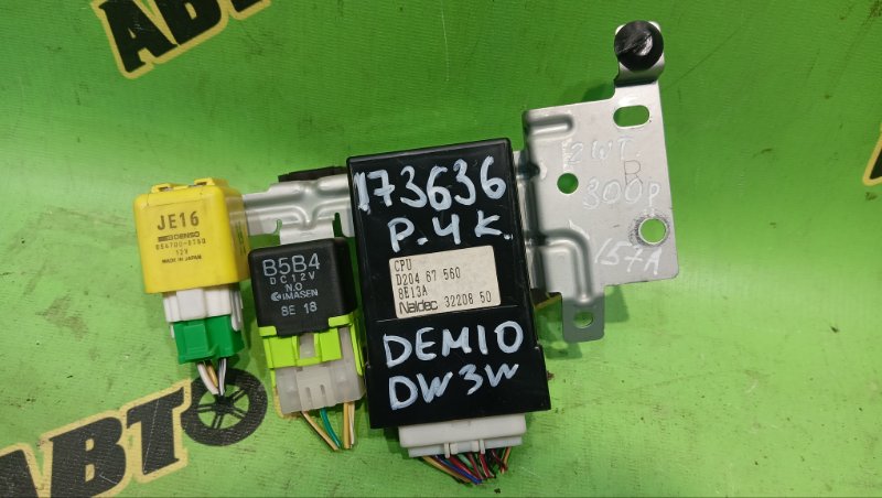 Блок управления дверьми MAZDA DEMIO DW3W B3 1998 (б/у)