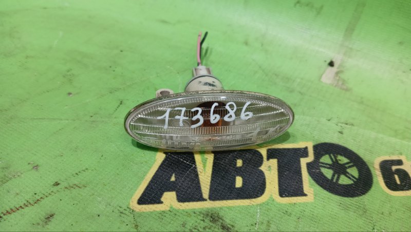 Повторитель в крыло NISSAN TIIDA LATIO SC11 HR15 2011 левый (б/у)