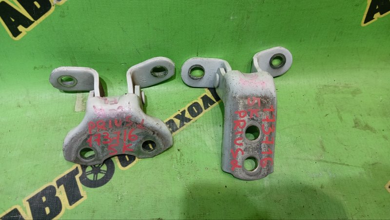 Петля дверная TOYOTA PRIUS ALPHA ZVW41W 2ZR-FXE 2015 передняя левая (б/у)