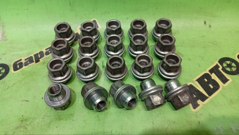 Гайка на колесо TOYOTA (б/у)