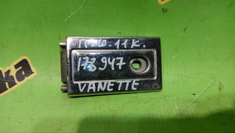 Заглушка полоза сдвижной двери NISSAN VANETTE SK82VN F8 2007 задняя левая (б/у)