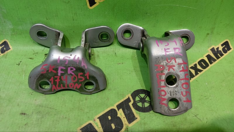 Петля дверная TOYOTA ALLION ZRT261 3ZR-FAE 2009 передняя правая (б/у)