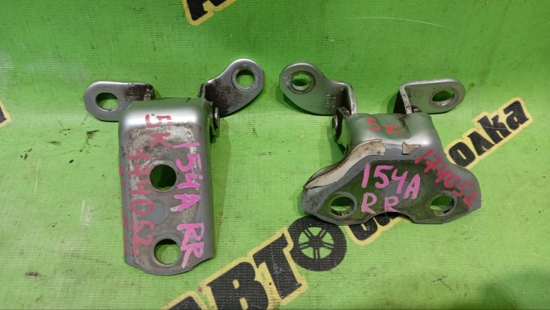 Петля дверная TOYOTA ALLION ZRT261 3ZR-FAE 2009 задняя правая (б/у)